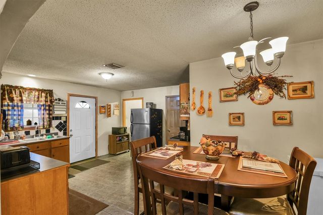 959 Walker Loop, Huntsville, TX 77340