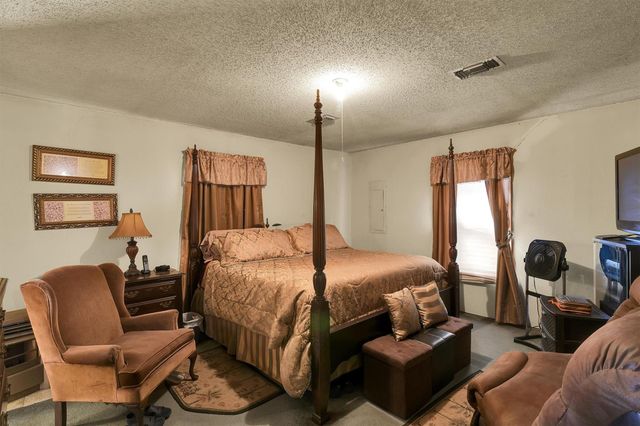 959 Walker Loop, Huntsville, TX 77340