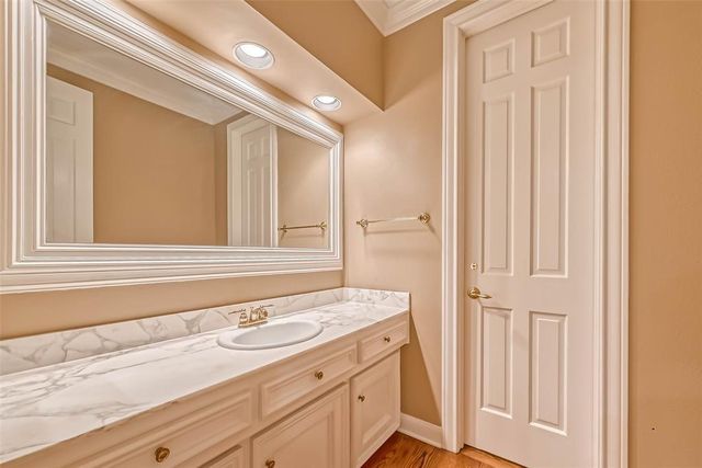 1331 Bissonnet St Street, Houston, TX 77005