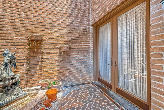 1331 Bissonnet St Street, Houston, TX 77005