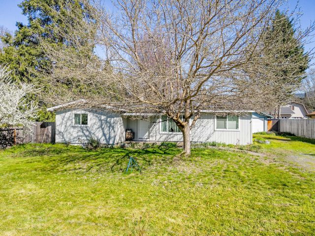 1981 Regina Way, Grants Pass, OR 97527