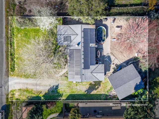 1981 Regina Way, Grants Pass, OR 97527