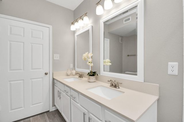 2222 Maroneal Street 0221, Houston, TX 77030