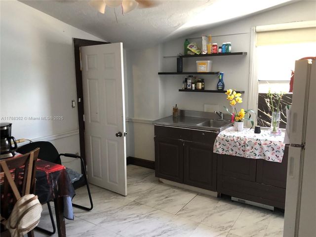 2231 SW 57th Ct, Miami, FL 33155