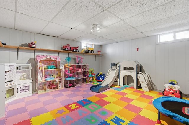 38 Hillside, Webster, MA 01570