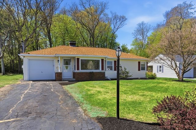 38 Hillside, Webster, MA 01570