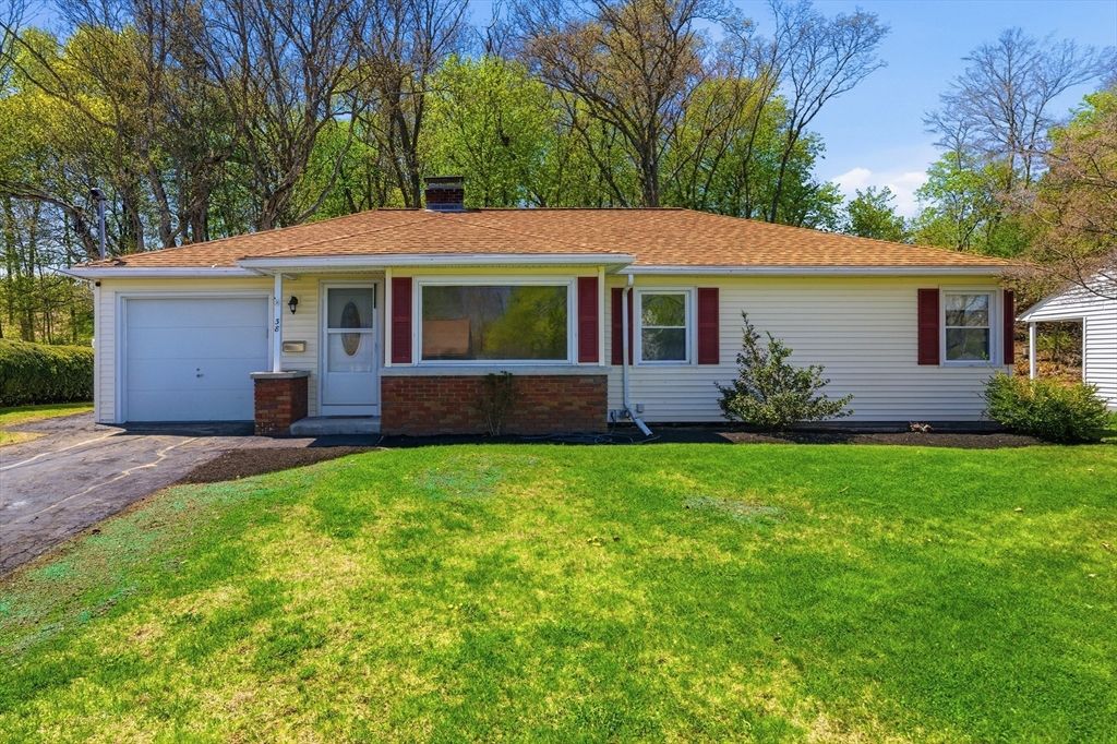 38 Hillside, Webster, MA 01570