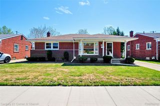 8224 N Evangeline Street, Dearborn Heights, MI 48127