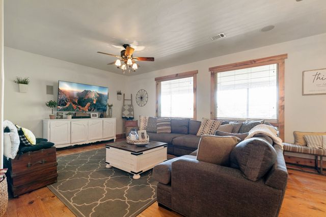 132 Southside Drive, Gainesville, TX 76240