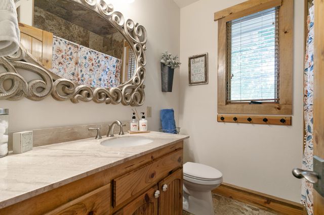 132 Southside Drive, Gainesville, TX 76240