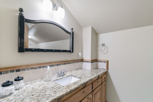 132 Southside Drive, Gainesville, TX 76240