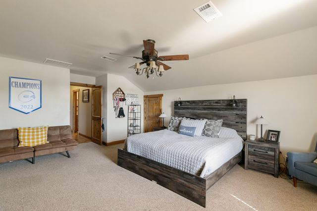 132 Southside Drive, Gainesville, TX 76240