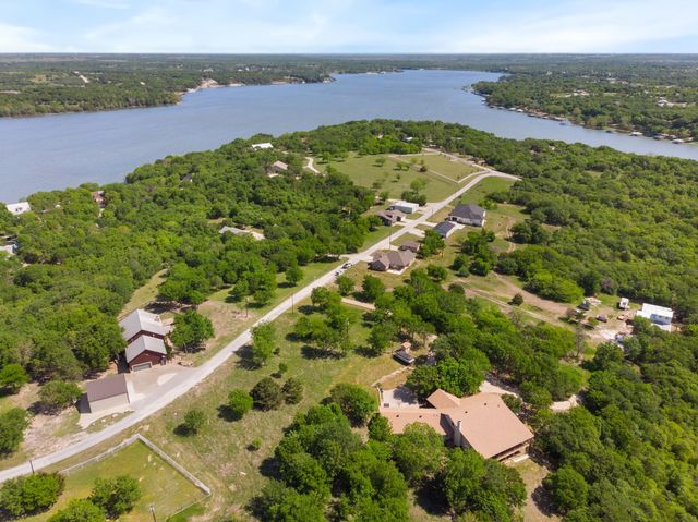 132 Southside Drive, Gainesville, TX 76240