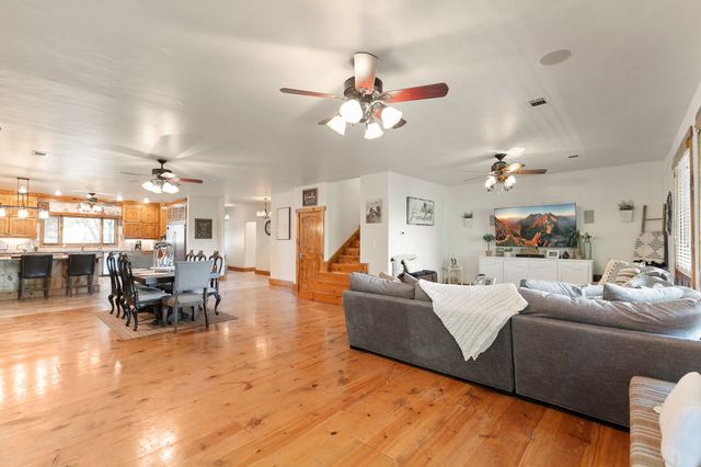 132 Southside Drive, Gainesville, TX 76240