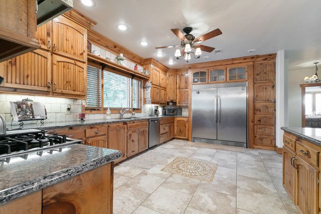 132 Southside Drive, Gainesville, TX 76240