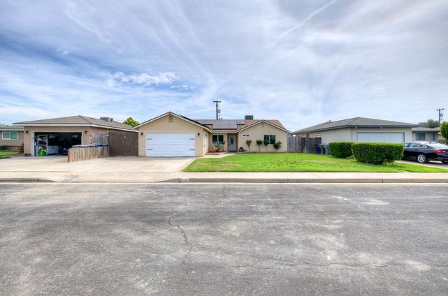 216 Keats Avenue, Clovis, CA 93612