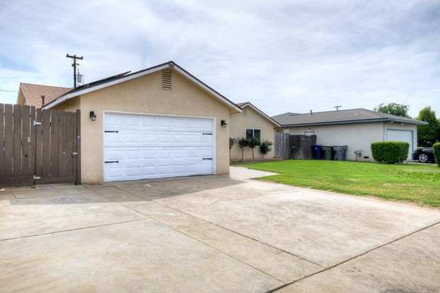 216 Keats Avenue, Clovis, CA 93612