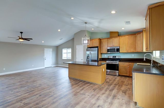 216 Keats Avenue, Clovis, CA 93612