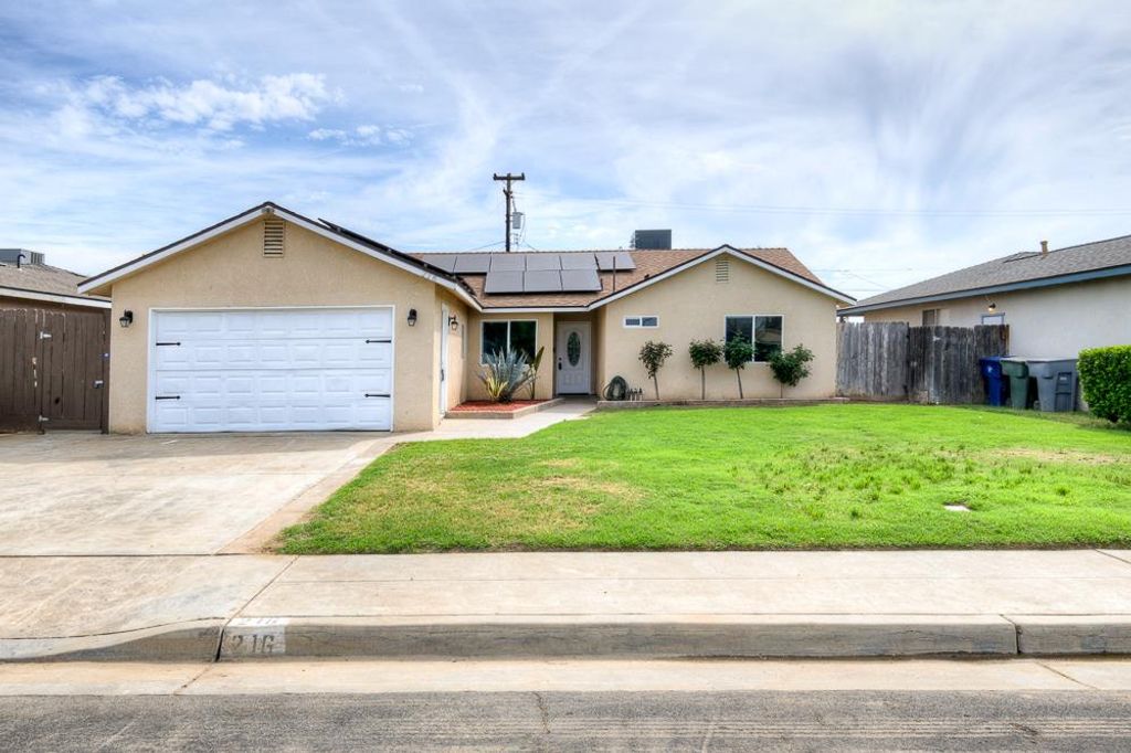 216 Keats Avenue, Clovis, CA 93612