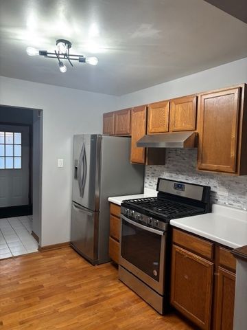 10956 S 76 Avenue H, Palos Hills, IL 60465