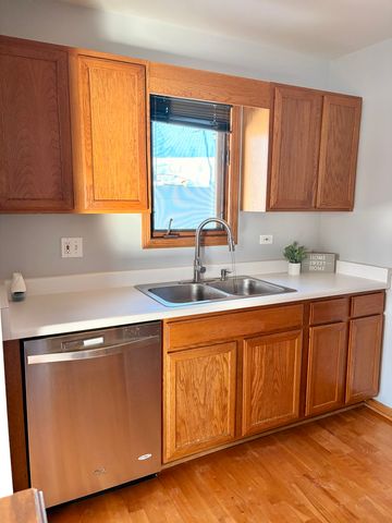 10956 S 76 Avenue H, Palos Hills, IL 60465