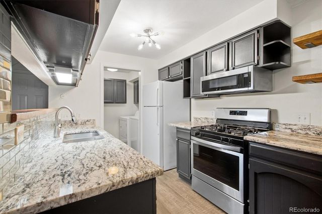 7700 W Glasgow Place 9A, Littleton, CO 80128