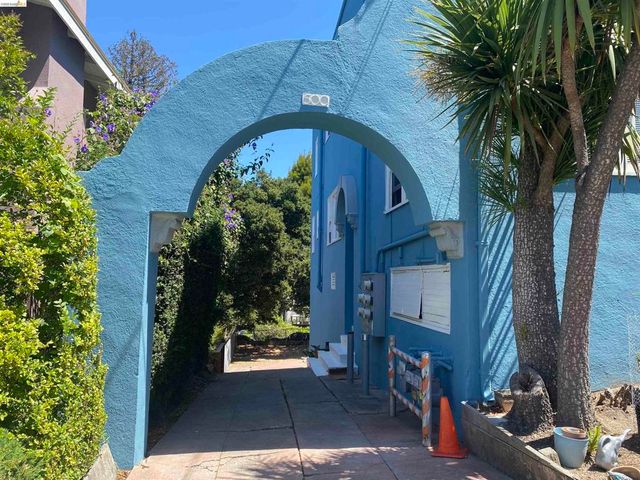 500 Fairbanks Ave, Oakland, CA 94610