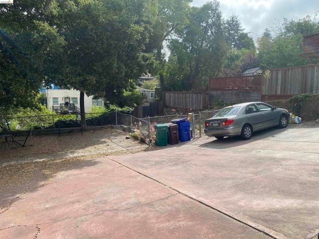 500 Fairbanks Ave, Oakland, CA 94610