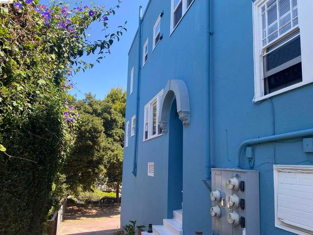 500 Fairbanks Ave, Oakland, CA 94610