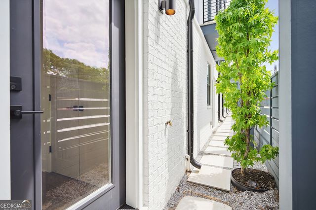 1570 Flat Shoals Rd SE 7, Atlanta, GA 30316