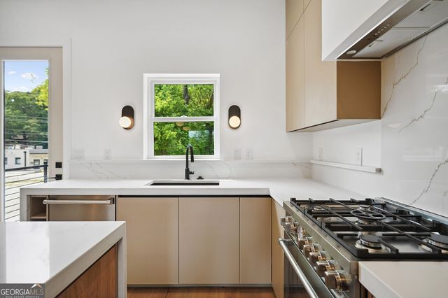 1570 Flat Shoals Rd SE 7, Atlanta, GA 30316