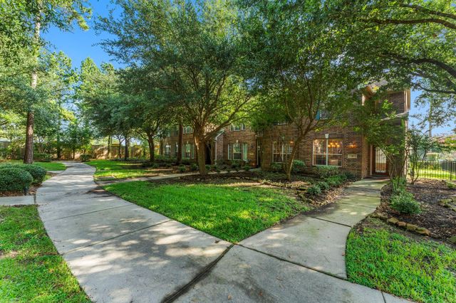 18 Umbria, The Woodlands, TX 77382
