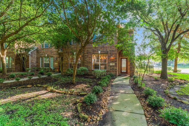 18 Umbria, The Woodlands, TX 77382