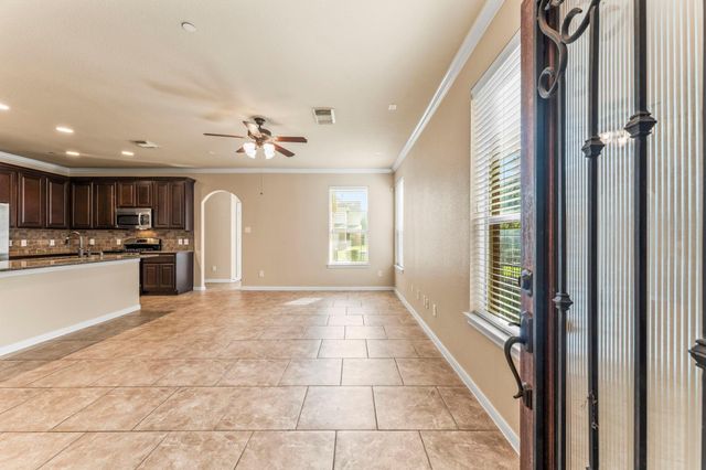 18 Umbria, The Woodlands, TX 77382