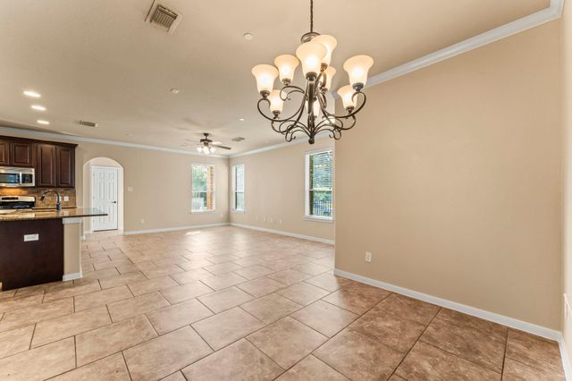 18 Umbria, The Woodlands, TX 77382