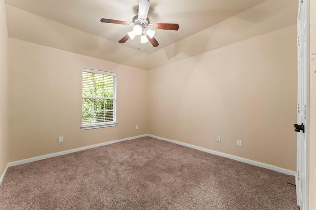 18 Umbria, The Woodlands, TX 77382
