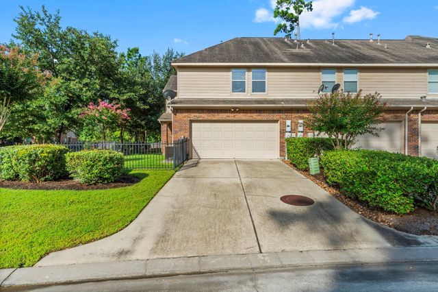 18 Umbria, The Woodlands, TX 77382