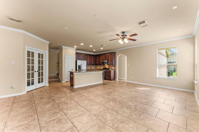 18 Umbria, The Woodlands, TX 77382