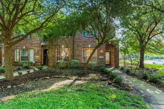 18 Umbria, The Woodlands, TX 77382