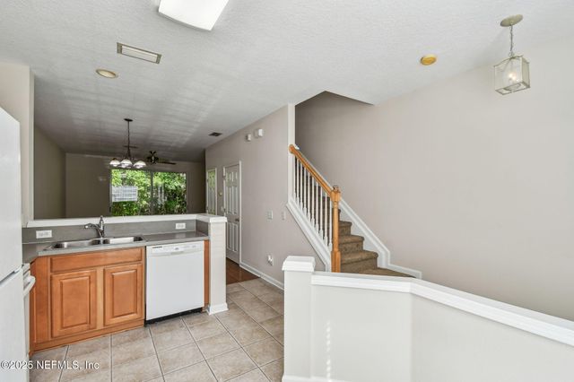 3542 LONE TREE Lane, Jacksonville, FL 32216