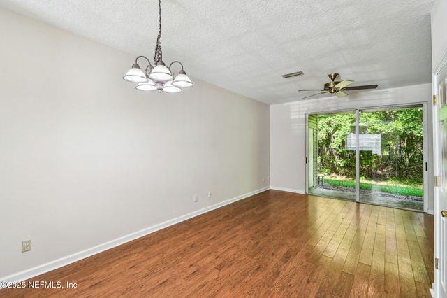 3542 LONE TREE Lane, Jacksonville, FL 32216