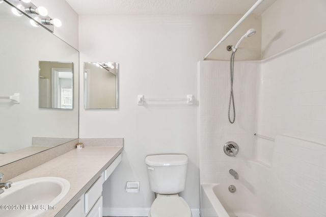 3542 LONE TREE Lane, Jacksonville, FL 32216