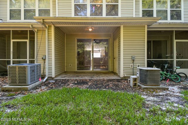 3542 LONE TREE Lane, Jacksonville, FL 32216