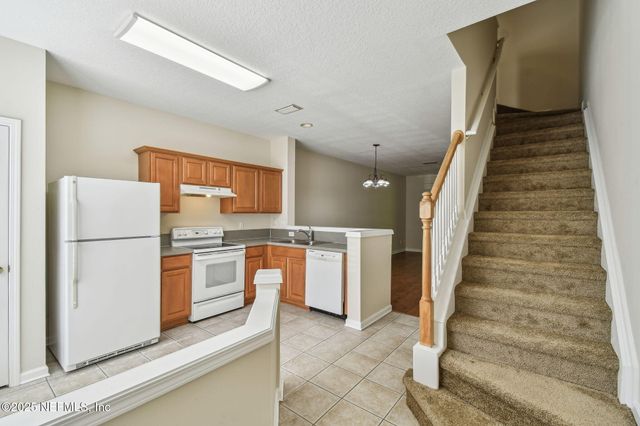 3542 LONE TREE Lane, Jacksonville, FL 32216