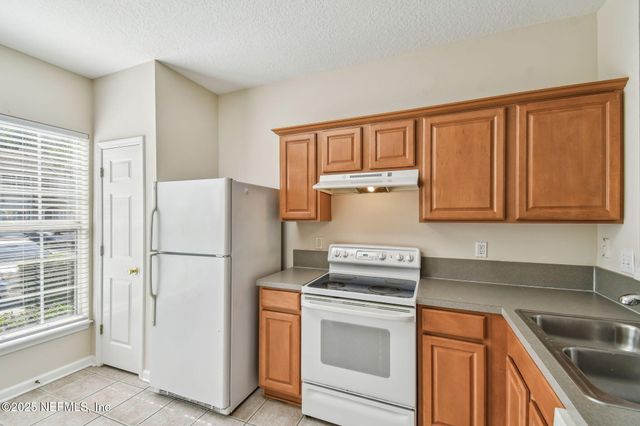 3542 LONE TREE Lane, Jacksonville, FL 32216