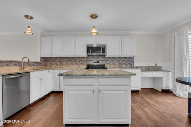 11 S Manor Court, Wall, NJ 07719