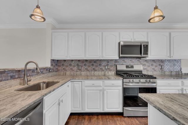 11 S Manor Court, Wall, NJ 07719
