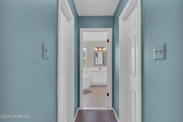 11 S Manor Court, Wall, NJ 07719