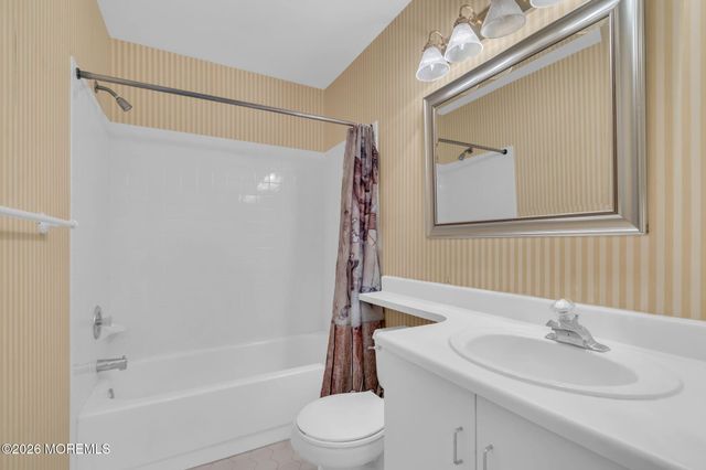 11 S Manor Court, Wall, NJ 07719
