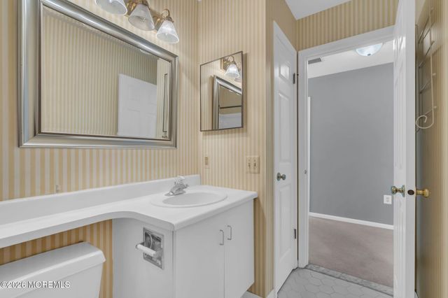 11 S Manor Court, Wall, NJ 07719